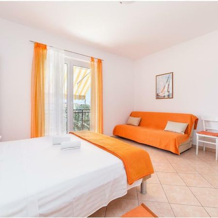 Apartments Maria Vodice Bagian luar foto