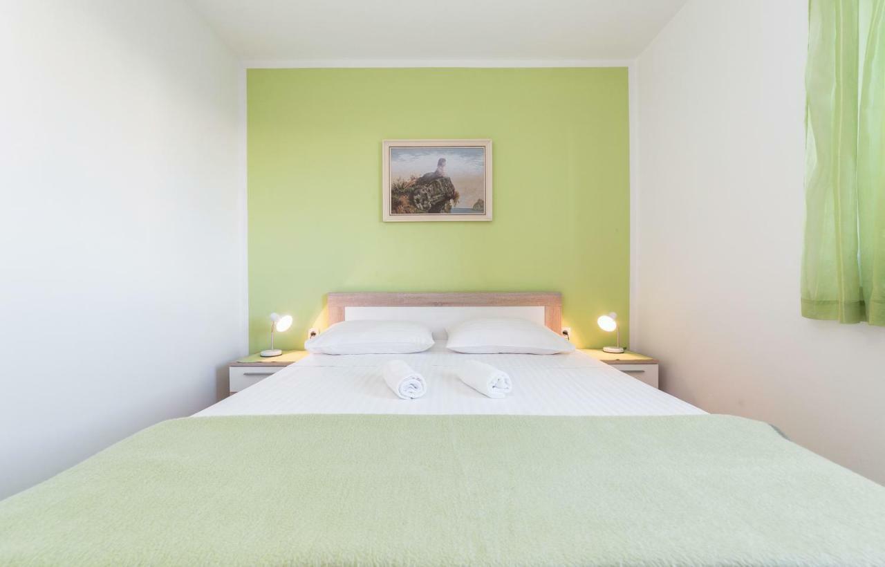 Apartments Maria Vodice Bagian luar foto