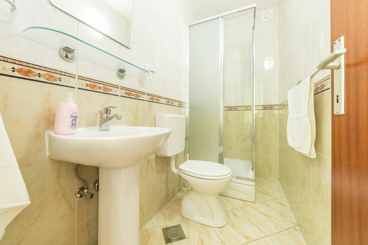 Apartments Maria Vodice Bagian luar foto