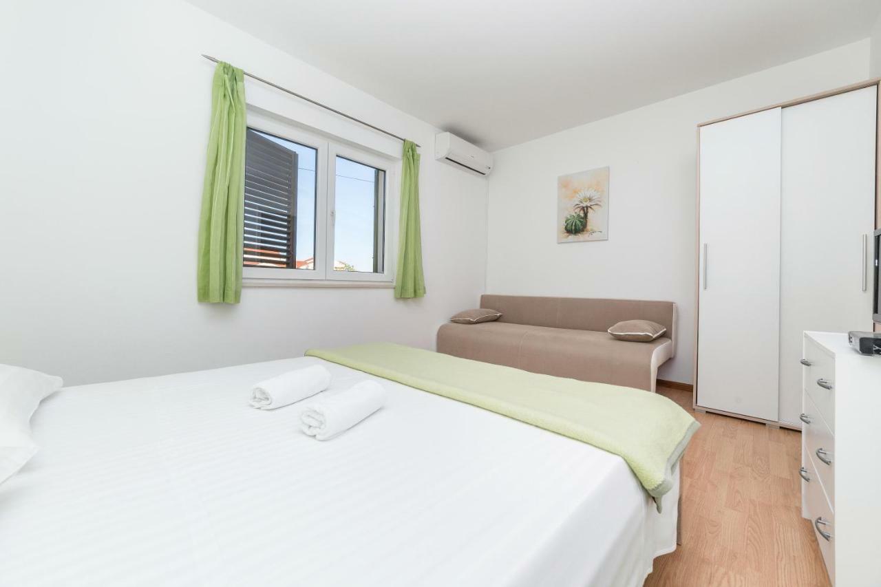 Apartments Maria Vodice Bagian luar foto