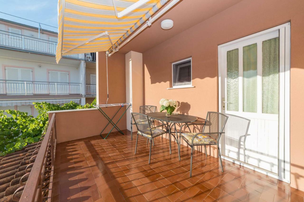 Apartments Maria Vodice Bagian luar foto