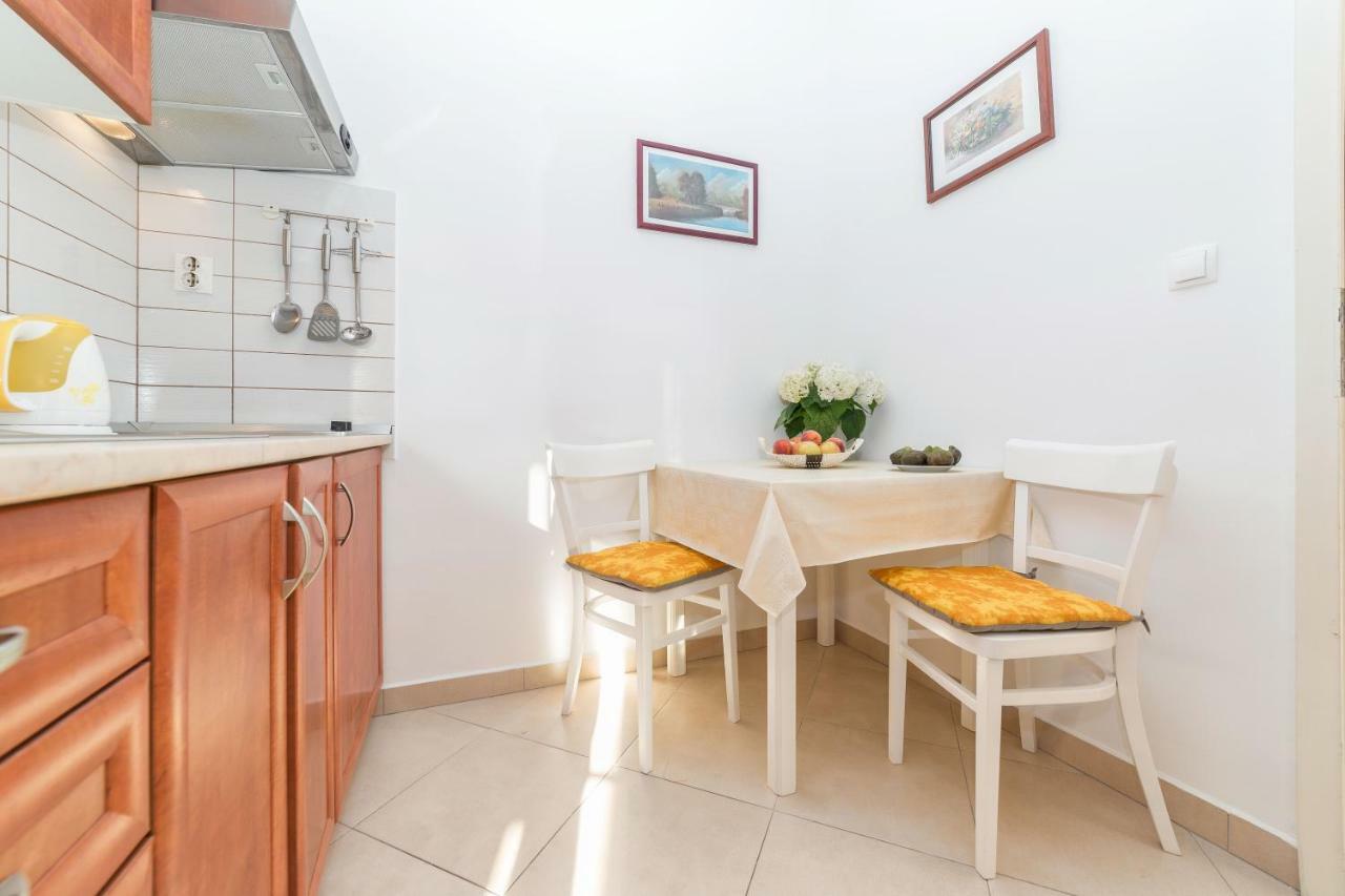 Apartments Maria Vodice Bagian luar foto