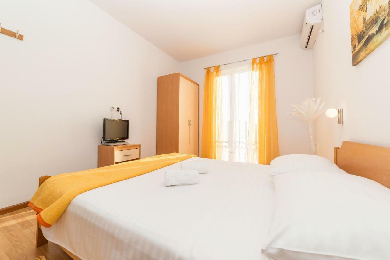 Apartments Maria Vodice Bagian luar foto