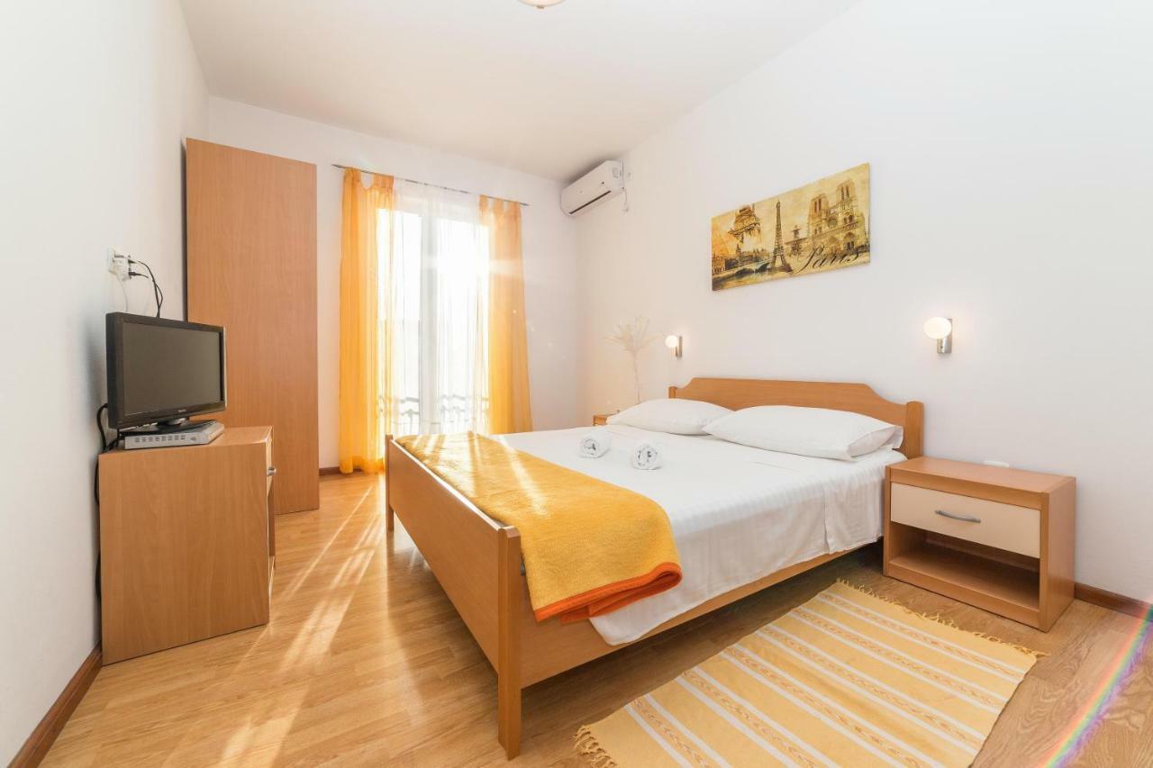 Apartments Maria Vodice Bagian luar foto