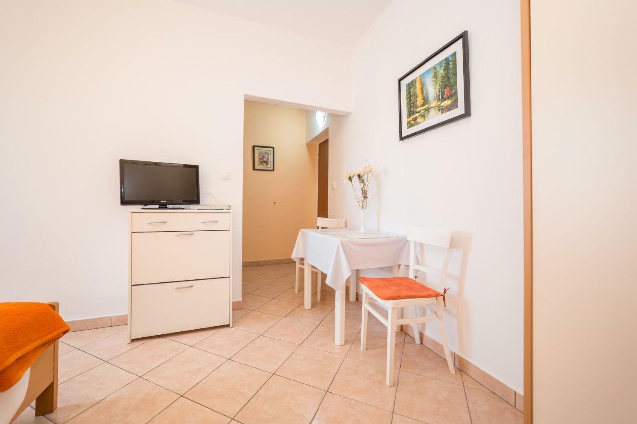 Apartments Maria Vodice Bagian luar foto