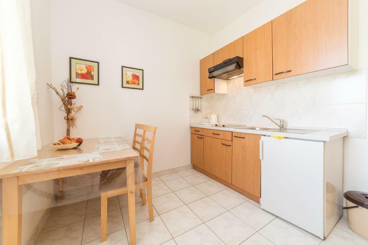 Apartments Maria Vodice Bagian luar foto