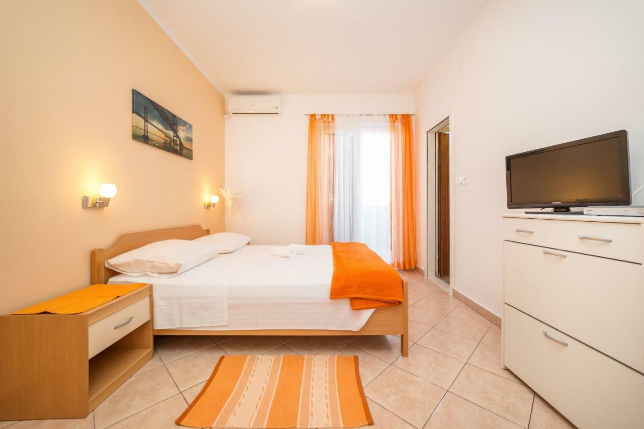 Apartments Maria Vodice Bagian luar foto