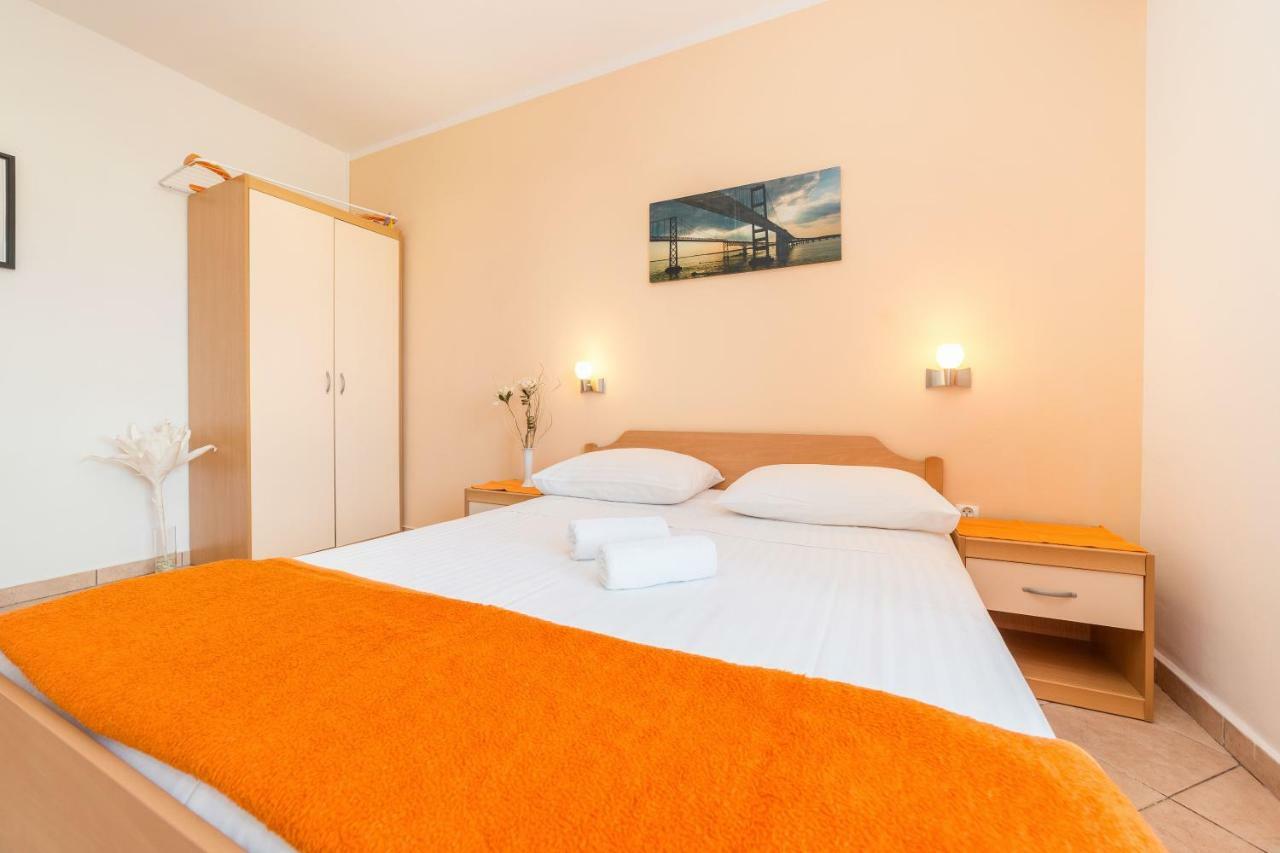 Apartments Maria Vodice Bagian luar foto