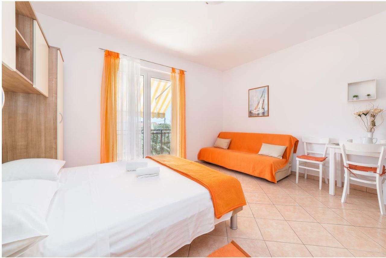 Apartments Maria Vodice Bagian luar foto